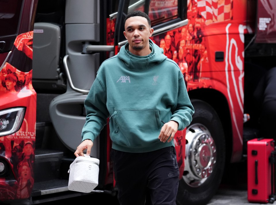 Liverpool's Trent Alexander-Arnold arrives ahead of the Premier League match at the Gtech Community Stadium, Brentford. Picture date: Saturday January 18, 2025. PA Photo. See PA story SOCCER Brentford. Photo credit should read: Adam Davy/PA Wire. RESTRICTIONS: EDITORIAL USE ONLY No use with unauthorised audio, video, data, fixture lists, club/league logos or "live" services. Online in-match use limited to 120 images, no video emulation. No use in betting, games or single club/league/player publications.