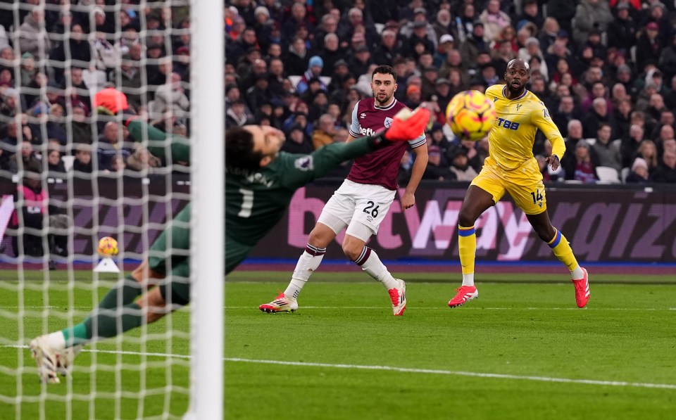 Crystal Palace's Jean-Philippe Mateta sees his shot saved by West Ham United goalkeeper Lukasz Fabianski during the Premier League match at the London Stadium. Picture date: Saturday January 18, 2025. PA Photo. See PA story SOCCER West Ham. Photo credit should read: Bradley Collyer/PA Wire. RESTRICTIONS: EDITORIAL USE ONLY No use with unauthorised audio, video, data, fixture lists, club/league logos or "live" services. Online in-match use limited to 120 images, no video emulation. No use in betting, games or single club/league/player publications.