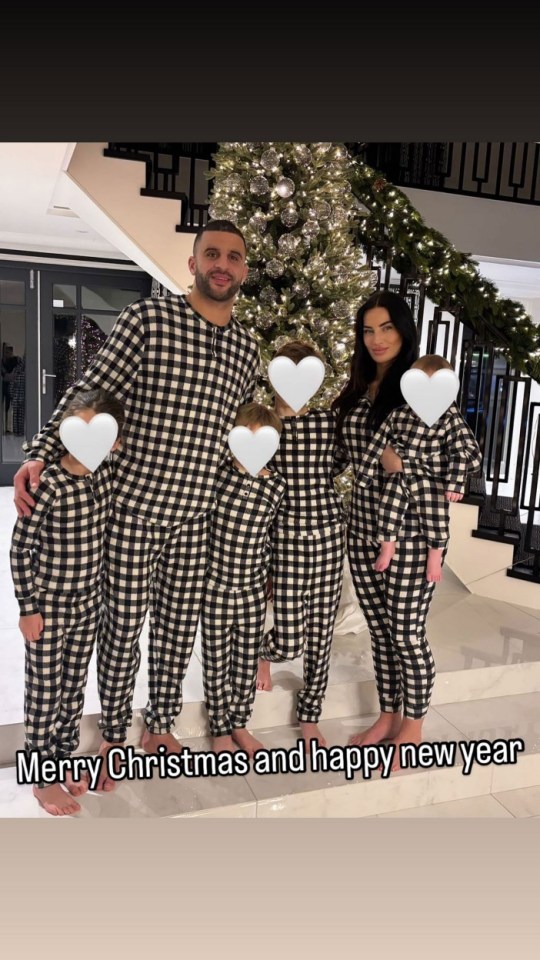 Kyle Walker poses with Annie and kids for christmas Instagram