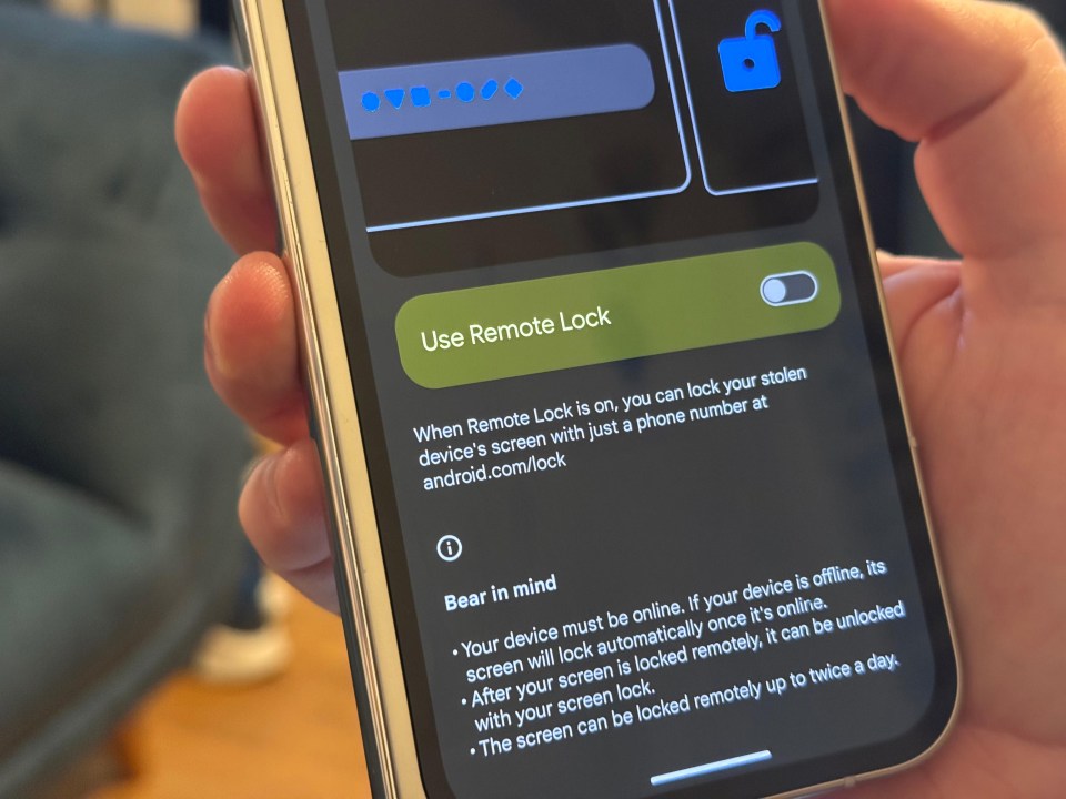 Smartphone screen showing the Android remote lock settings.