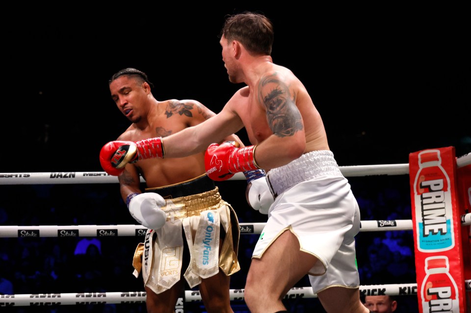 Darren Till (right) boxing Anthony Taylor.