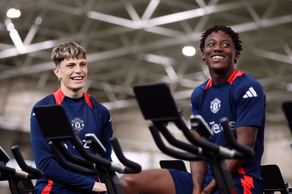 Alejandro Garnacho and Kobbie Mainoo of Manchester United at a training session.