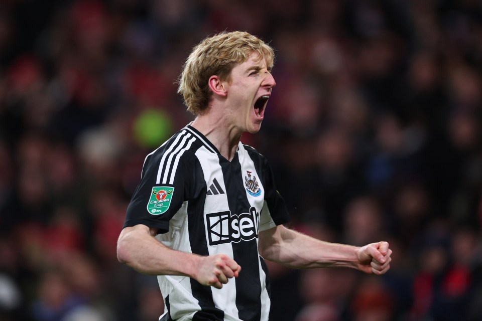 Anthony Gordon was also in target as Toon won 2-0 at the Emirates