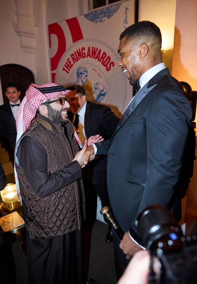 Anthony Joshua and Turki Alalshikh shaking hands at the Ring Awards.