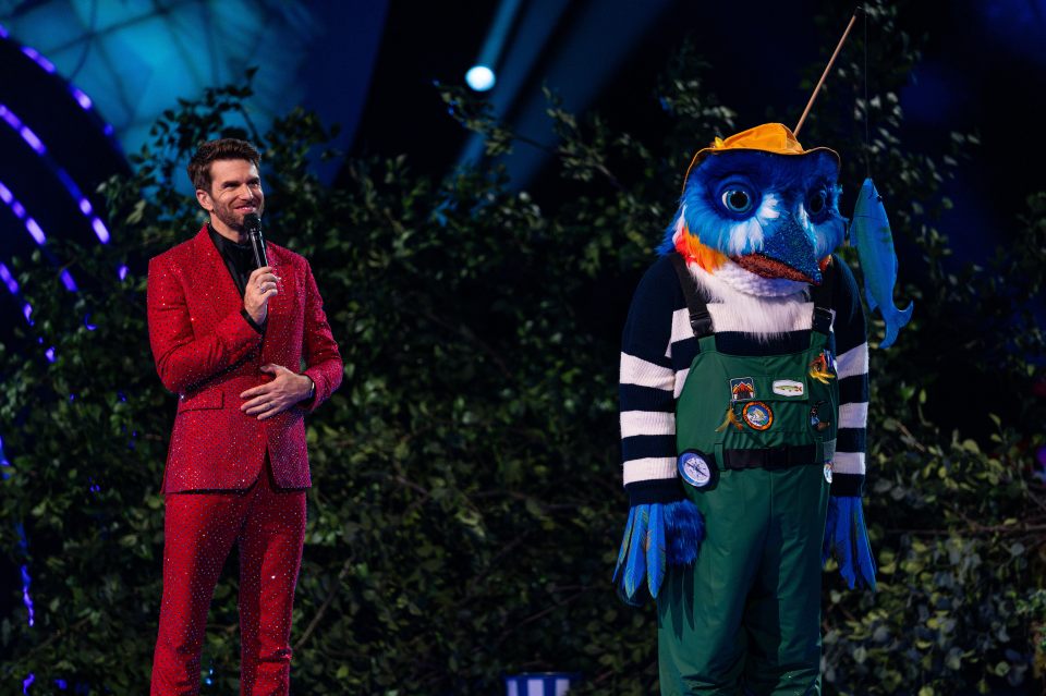 Joel Dommett and Kingfisher on The Masked Singer.