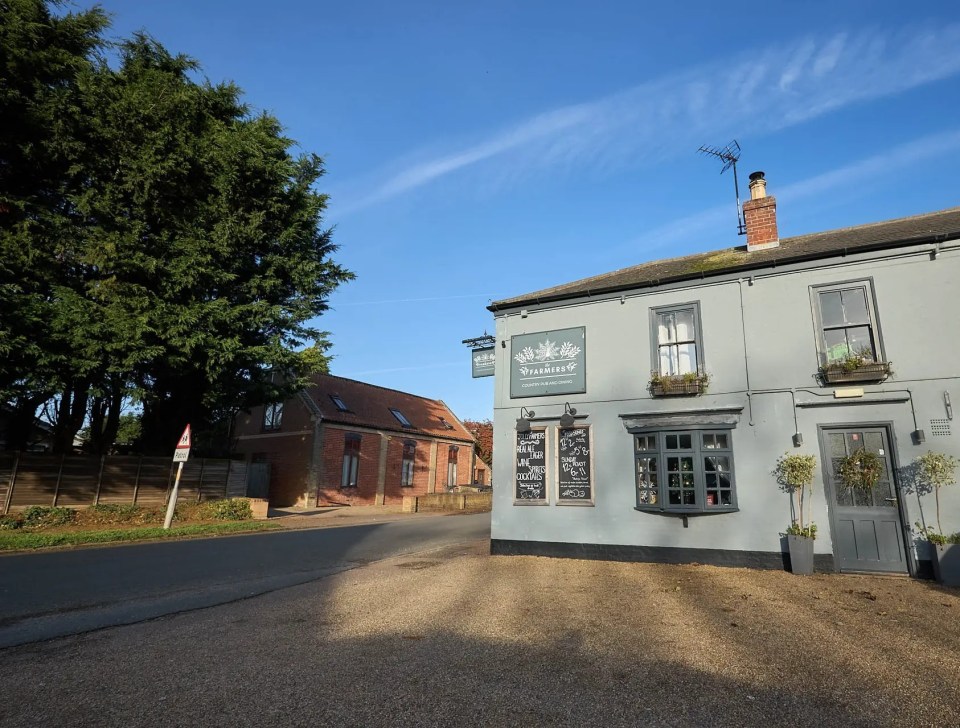 Photo of The Jolly Farmers pub, leased and tenanted by Stonegate Group.