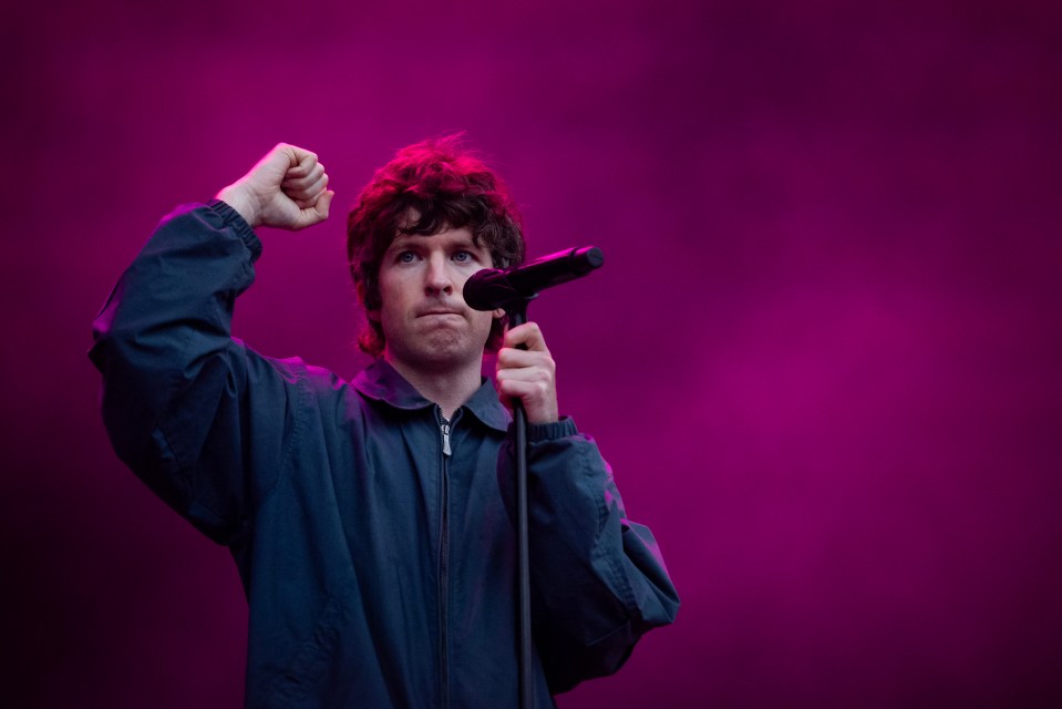 Brendan Yates of Turnstile performing on stage.