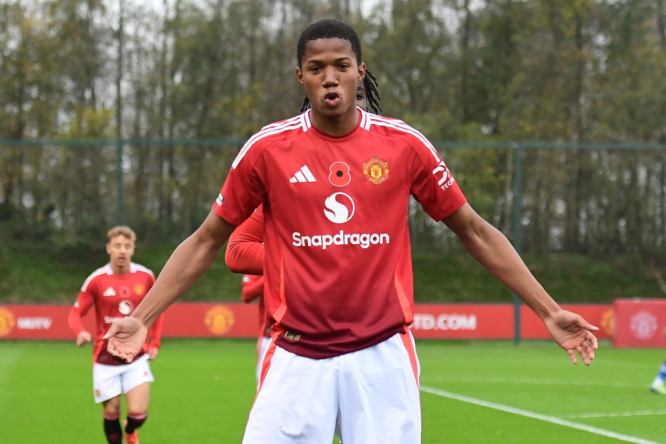 Manchester United U18 player Chido Obi Martin celebrating a goal.