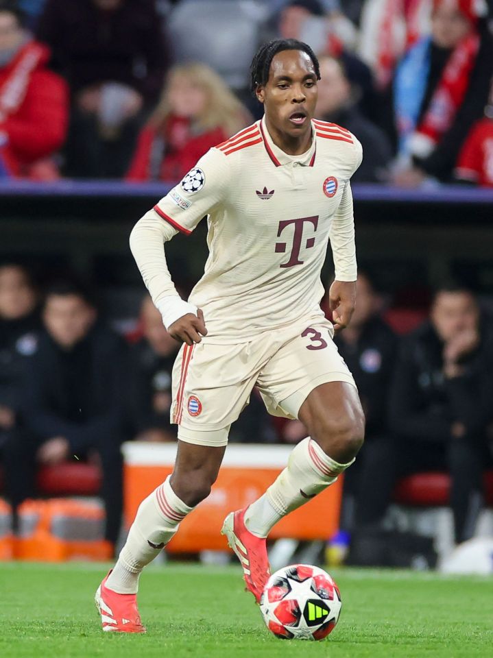 Mathys Tel of FC Bayern München controls the ball during a UEFA Champions League match.