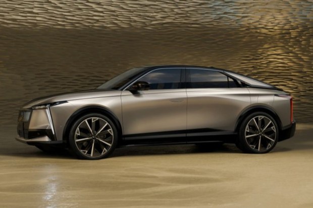 DS AERO SPORT LOUNGE concept electric SUV coupé.