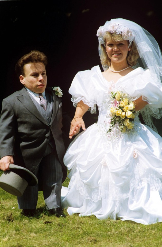 Warwick Davis and his wife Samantha Burroughs on their wedding day.