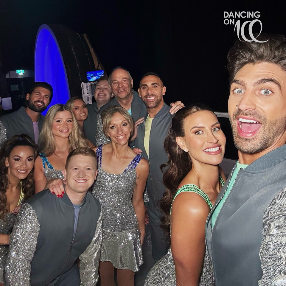 Group selfie of Dancing on Ice contestants.