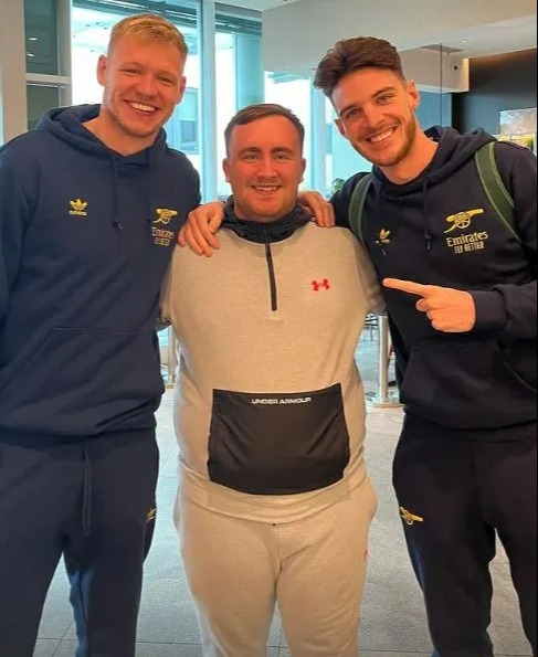 Aaron Ramsdale and Declan Rice asked Littler for a photo