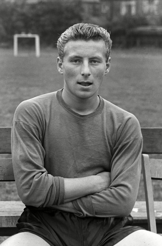 Black and white photo of David Gaskell, Manchester United goalkeeper.