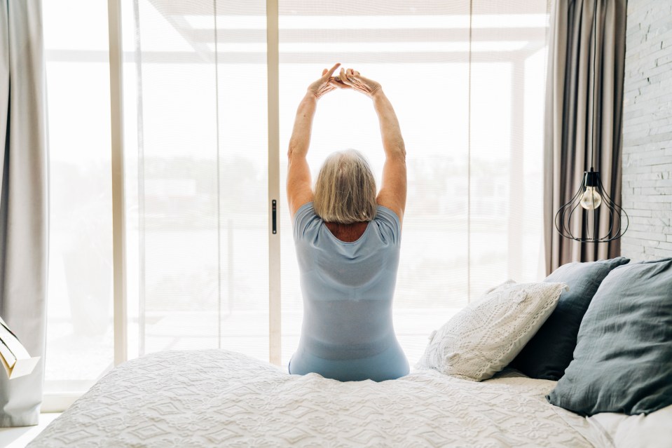 A female reader keeps needing to stretch in bed