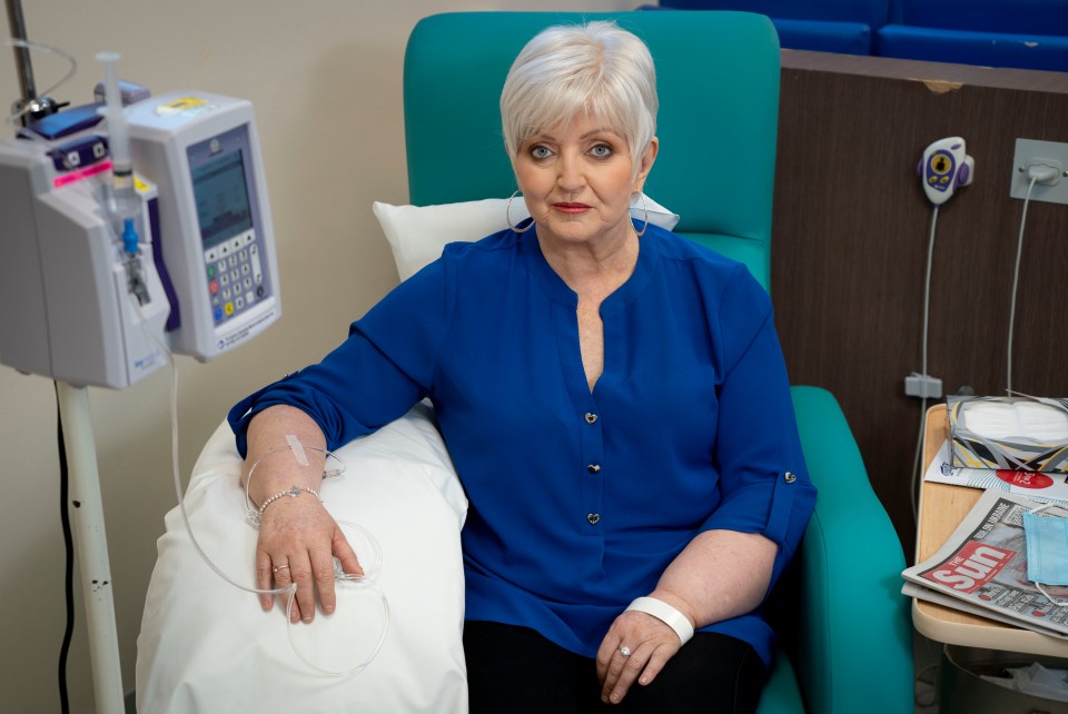 Linda Nolan receiving chemotherapy treatment.