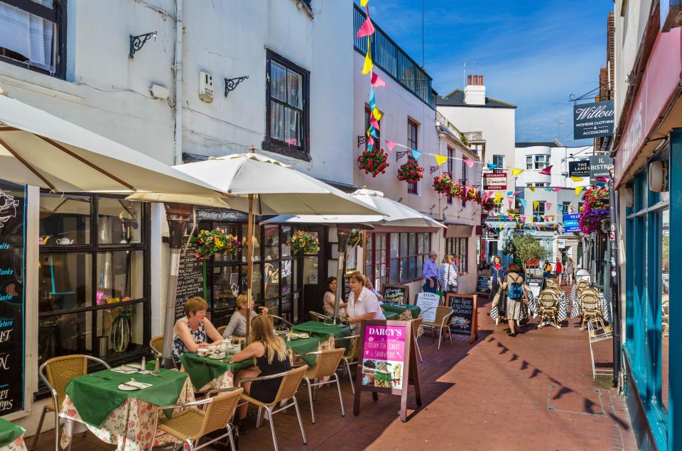 Outdoor cafe scene in Brighton, England.