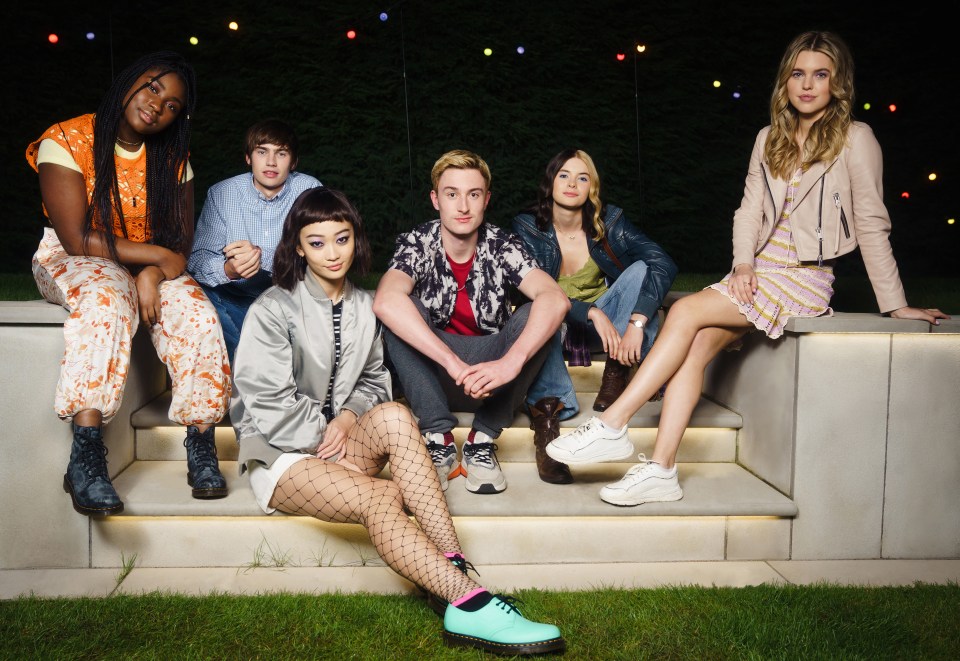 Cast photo of Tell Me Everything TV show.