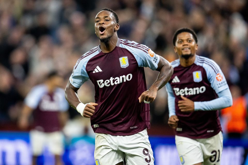 Aston Villa's Jhon Duran celebrates scoring a goal.