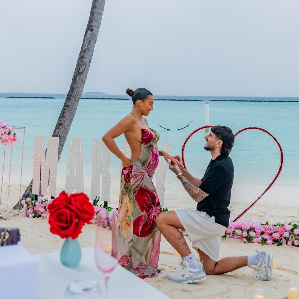 Danny got down on one knee in the Maldives