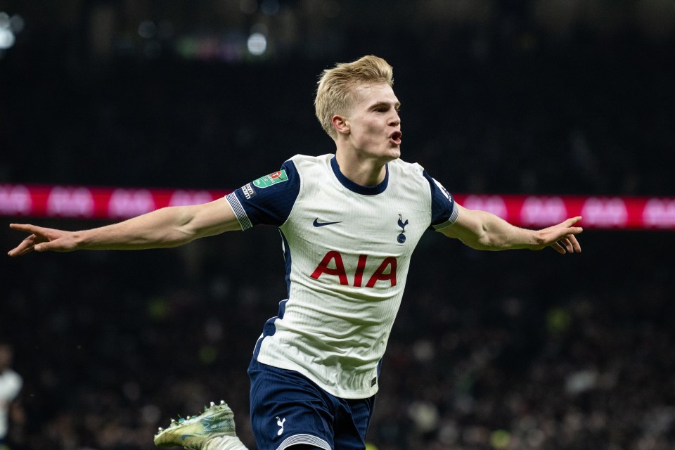 Lucas Bergvall of Tottenham Hotspur celebrating a goal.