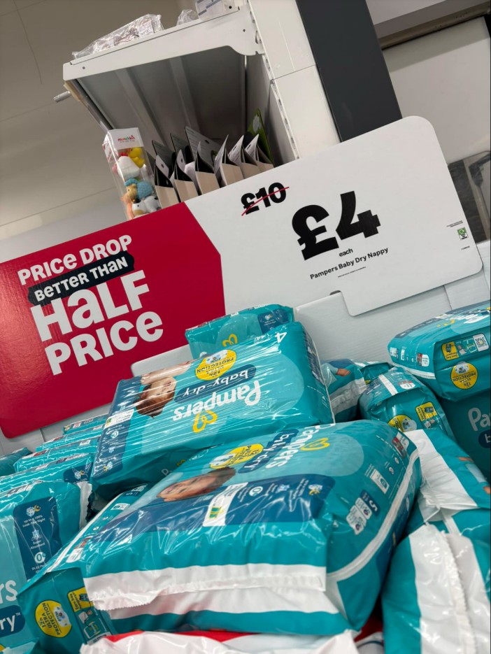 GETTING PAMPERED Parents are rushing to Asda to grab Pampers baby nappies as price is slashed to £4, //www.facebook.com/photo/?fbid=10161021002363277&set=gm.2468059846940632&idorvanity=291506161262689