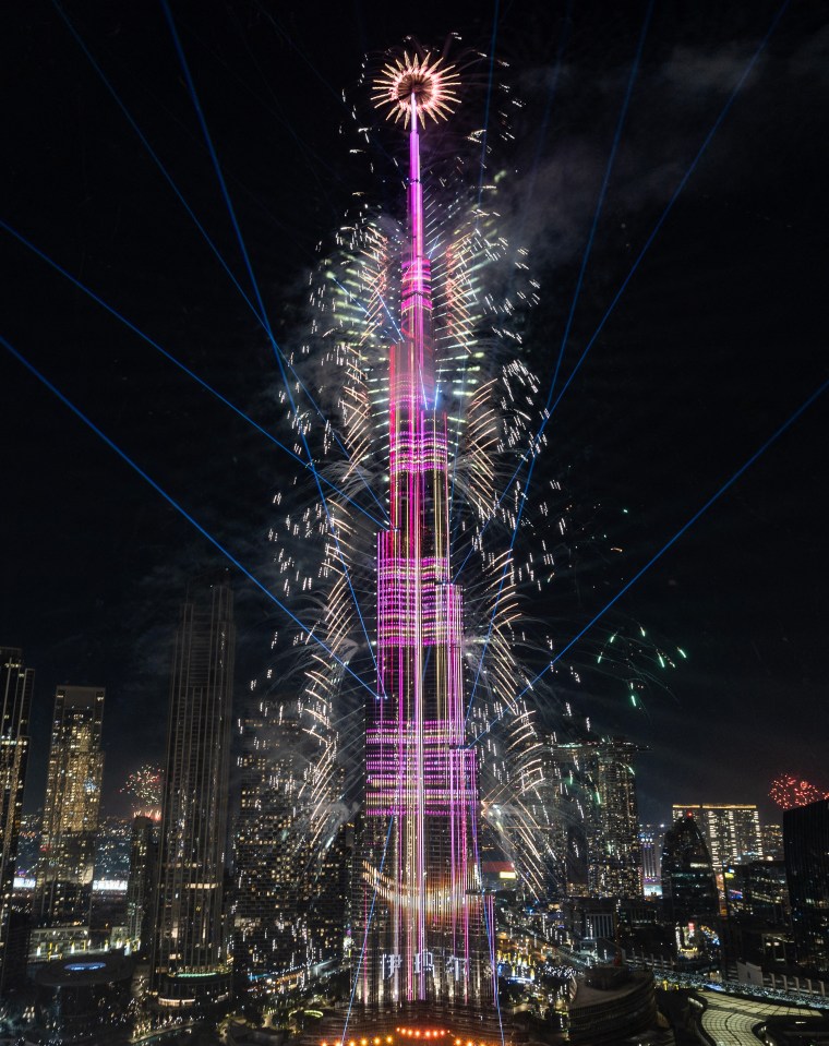 Fireworks from over 60 locations across all seven Emirates, with more than 10,000 drones