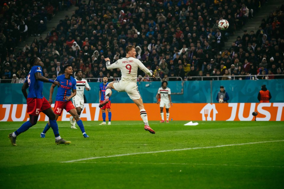 Rasmus Hojlund of Manchester United in action during a soccer match.