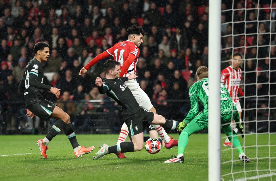 Ricardo Pepi of PSV Eindhoven scores a goal during a soccer match.