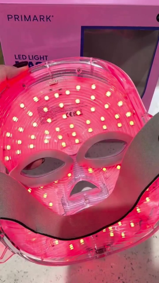 Primark LED light face mask.