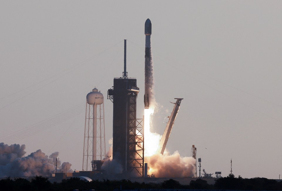 Falcon 9 rocket launching Starlink satellites.