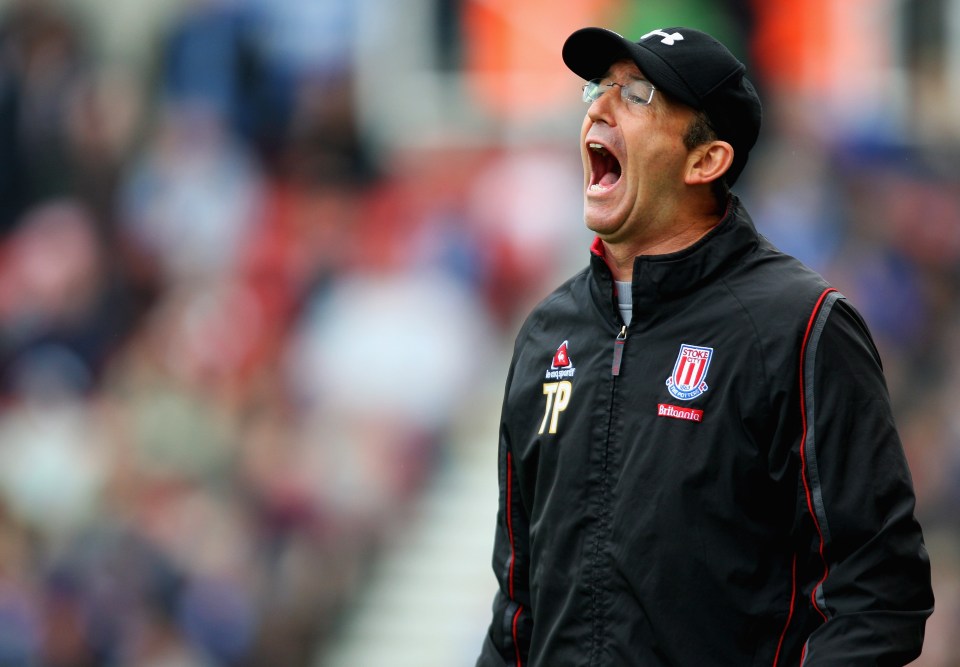 Tony Pulis, Stoke City manager, shouting.