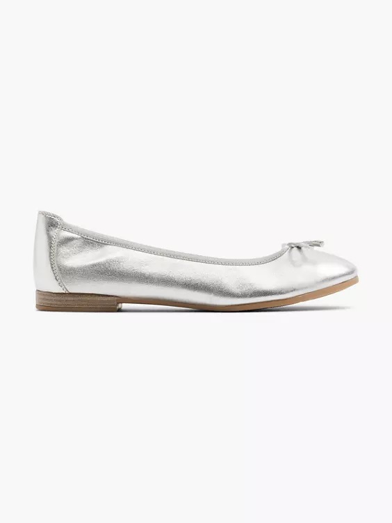 Silver ballet flats with a small bow.