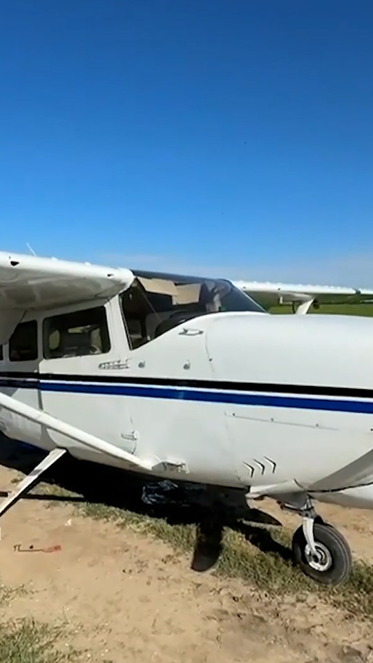 Small airplane on the ground; 359 kilograms of cocaine were seized.