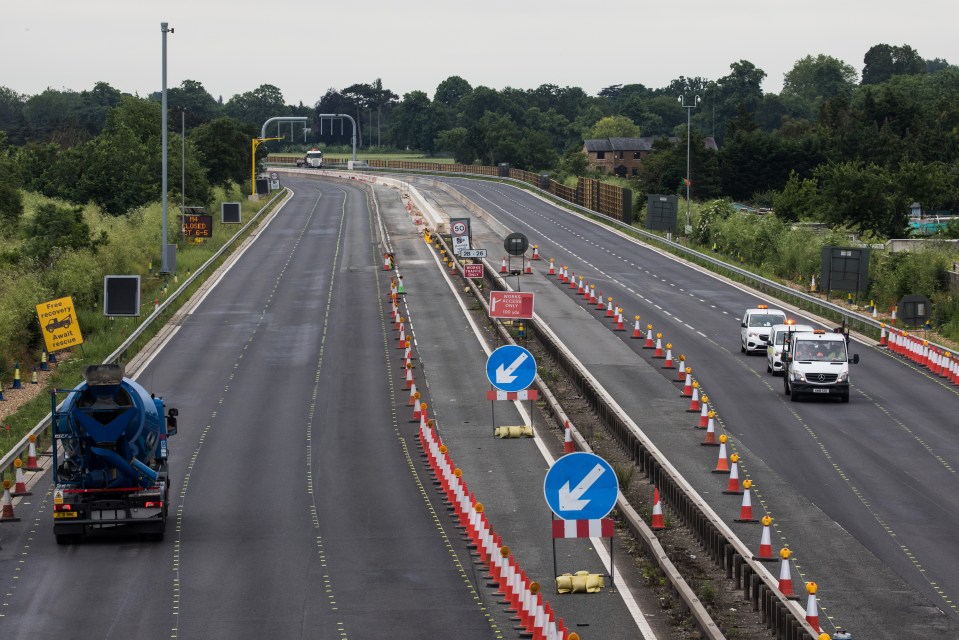 M4 motorway closed for smart motorway construction.