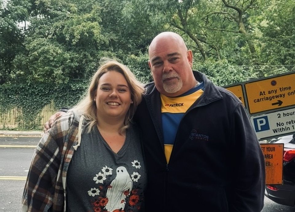 A young woman and her father meet for the first time.