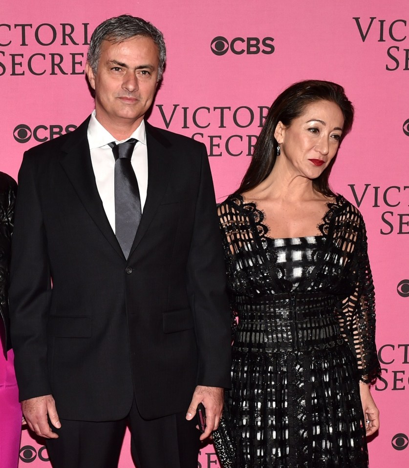 Jose Mourinho with his wife and daughter at the Victoria's Secret Fashion Show.