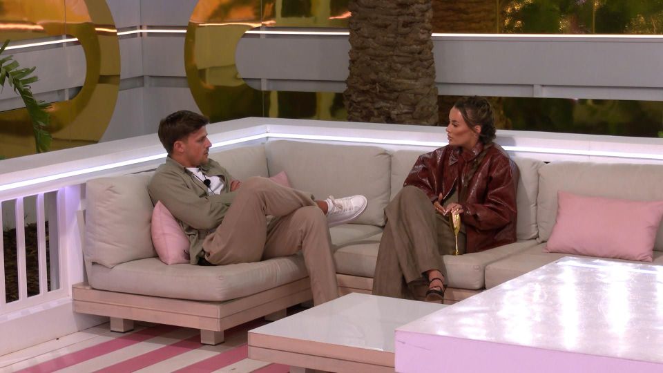 Luca Bish and Harriett Blackmore having a conversation on Love Island.