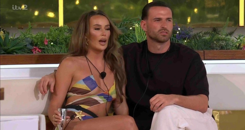 Screenshot of Tina Stinnes and Ronnie Vint from ITV2's Love Island All Stars.