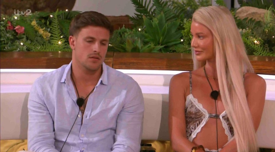 Luca Bish and Samie Elishi on Love Island.