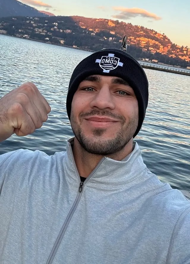 Tommy Fury selfie in Italy.