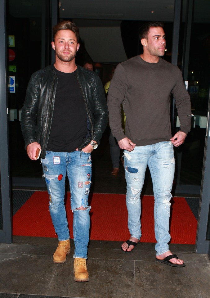 Ricci Guarnaccio and Jay Gardner having dinner at a hotel.