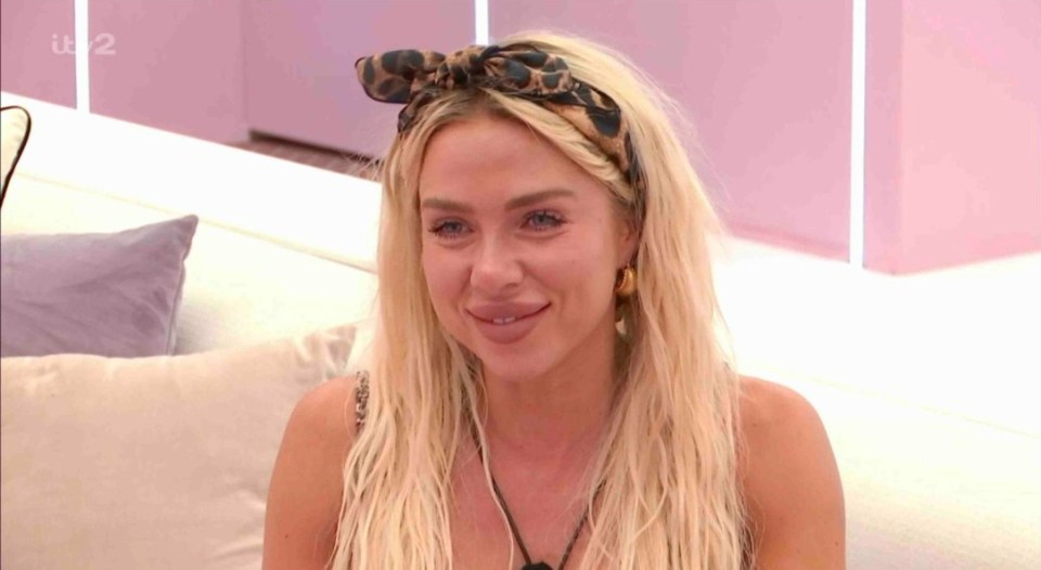 EROTEME.CO.UK FOR UK SALES: Contact Caroline 00 44208 374 8542 If bylined must credit ITV2 Love Island All Stars Picture Shows: Gabby Allen has a video call with her brother Ethan. NON-EXCLUSIVE Date: Wednesday 12th February 2025 Job: 250212UT11 London, UK EROTEME.CO.UK Disclaimer note of Eroteme Ltd: Eroteme Ltd does not claim copyright for this image. This image is merely a supply image and payment will be on supply/usage fee only.