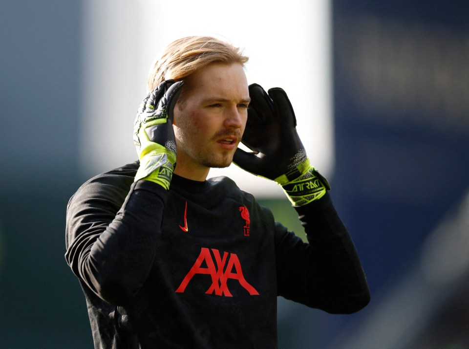 Soccer Football - FA Cup - Fourth Round - Plymouth Argyle v Liverpool - Home Park, Plymouth, Britain - February 9, 2025 Liverpool's Caoimhin Kelleher during the warm up before the match Action Images via Reuters/Peter Cziborra