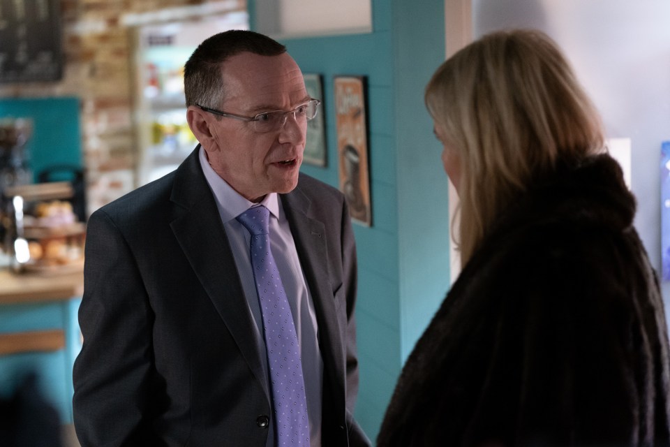 Ian Beale and Cindy Beale in conversation.