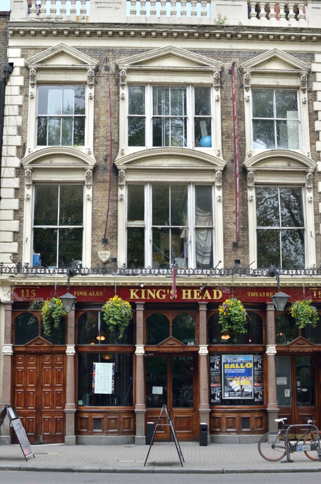 King's Head Theatre pub.