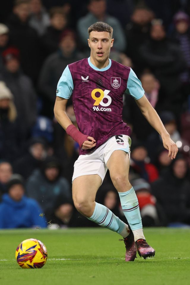 Maxime Estève of Burnley playing soccer.