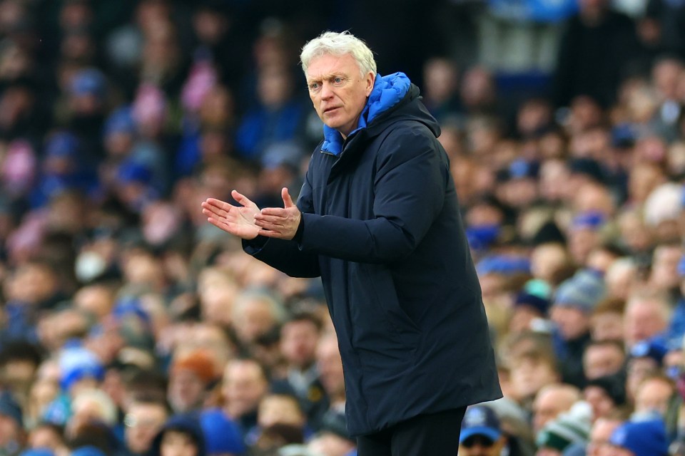 David Moyes, Everton manager, applauding.