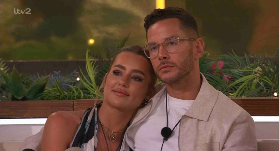 EROTEME.CO.UK FOR UK SALES: Contact Caroline 00 44208 374 8542 If bylined must credit ITV2 Love Island All Stars Picture Shows: Curtis Pritchard has to decide who to pick between Ekin-Su and Danielle Sellers. He picks Ekin-Su. That leaves Ron Hall to pick Danielle. Tina Stinnes and Scott Thomas. NON-EXCLUSIVE Date: Sunday 2nd February 2025 Job: 250202UT10 London, UK EROTEME.CO.UK Disclaimer note of Eroteme Ltd: Eroteme Ltd does not claim copyright for this image. This image is merely a supply image and payment will be on supply/usage fee only.