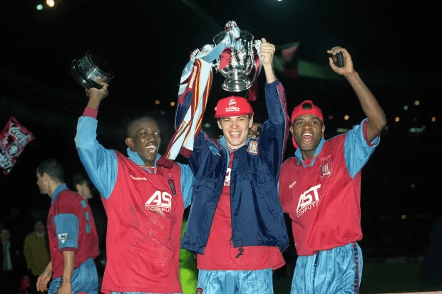 Aston Villa celebrate their 1996 League Cup win